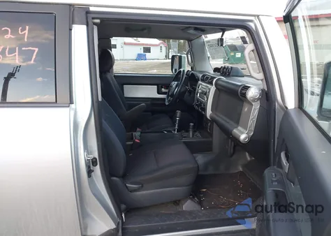 2007 Toyota Fj Cruiser z USA, uszkodzony, nr VIN JTEBU11F570075594